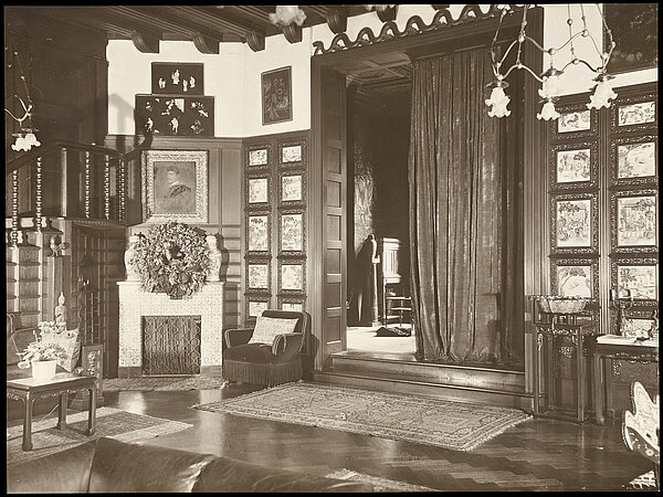 August Lorenz, Wohnzimmer der Villa Stuck, um 1898