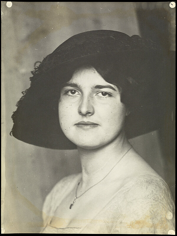 Mary Stuck, Franz von Stuck, Mary mit dunklem Hut, 1915