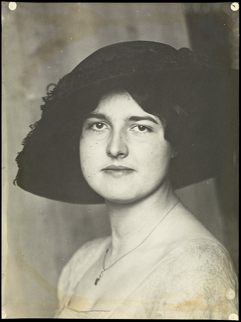 Mary Stuck, Franz von Stuck, Mary mit dunklem Hut, 1915