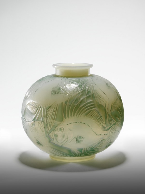 René Lalique, Kugelvase mit Sankt-Peters-Fischen, 1921