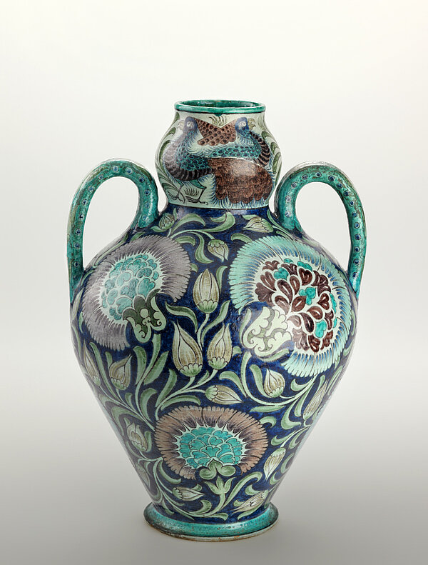 William Frend de Morgan, Frederick Edward Passenger, Vase im persischen Stil, um 1885