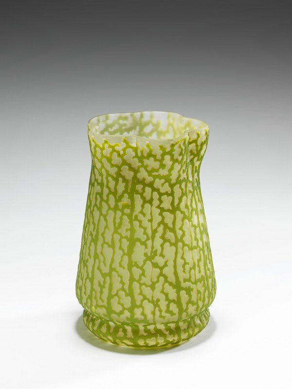 Émile Gallé, Vase in stilisierter Form eines Kürbis, 1900–1910