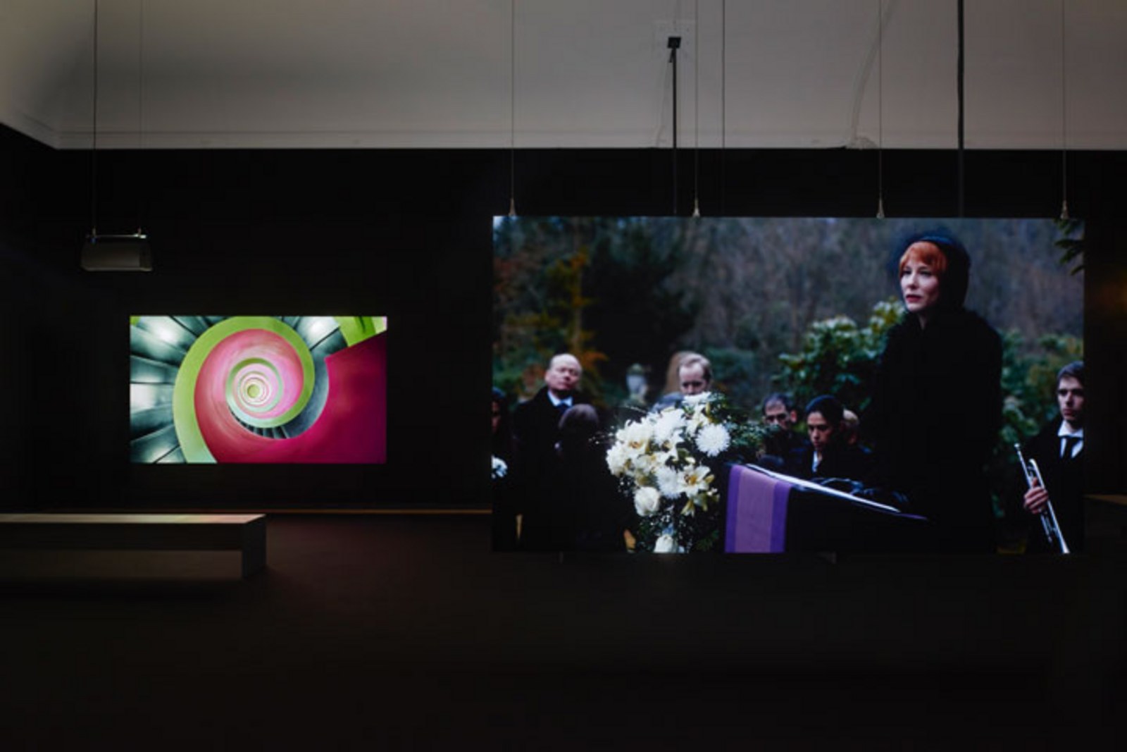 Installationsicht "Manifesto. Julian Rosefeldt", Museum Villa Stuck, Foto: Jann Averwerser